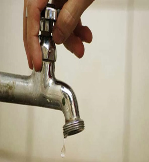 Falta de água prejudica moradores de região central e norte da capital há três dias
