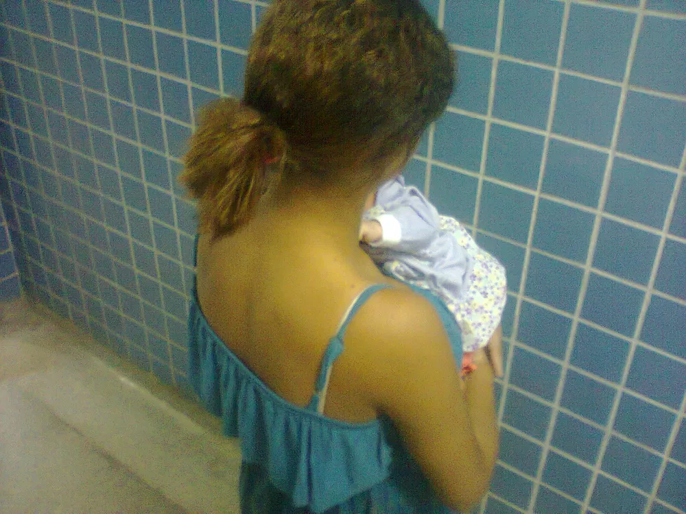 Mais de 17 mil garotas de até 14 anos foram mães em 2021, mostram dados do SUS