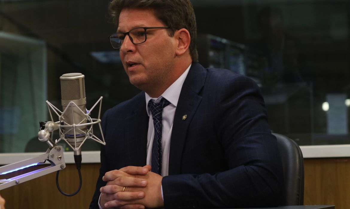 Ex-secretário especial de Cultura sofre infarto e é levado para UTI de hospital em Brasília
