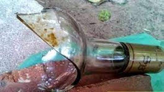 Mulher fere marido no pescoço com gargalo de garrafa em Itapuã do Oeste
