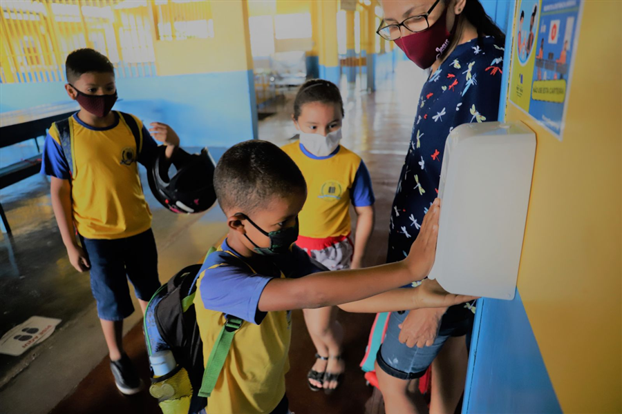Volta às aulas terá protocolo rigoroso, mas cobertura vacinal precisa avançar
