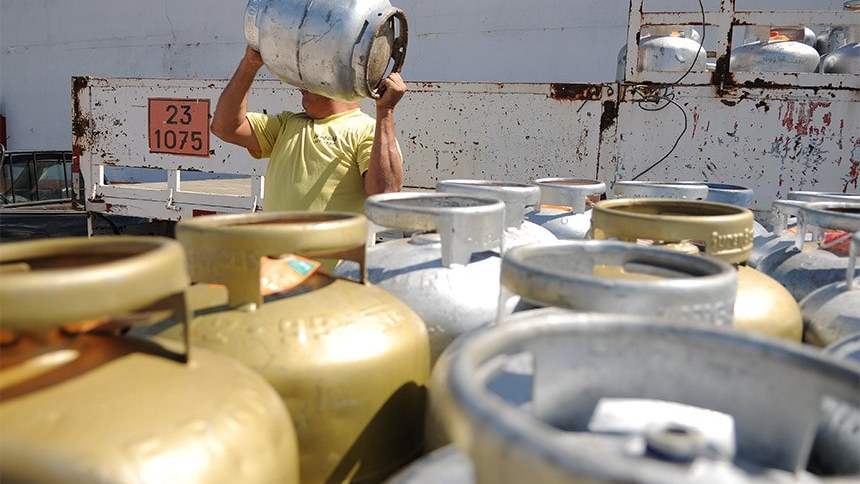 Governo negocia com Congresso subsídio para gás de cozinha e diesel, dizem fontes