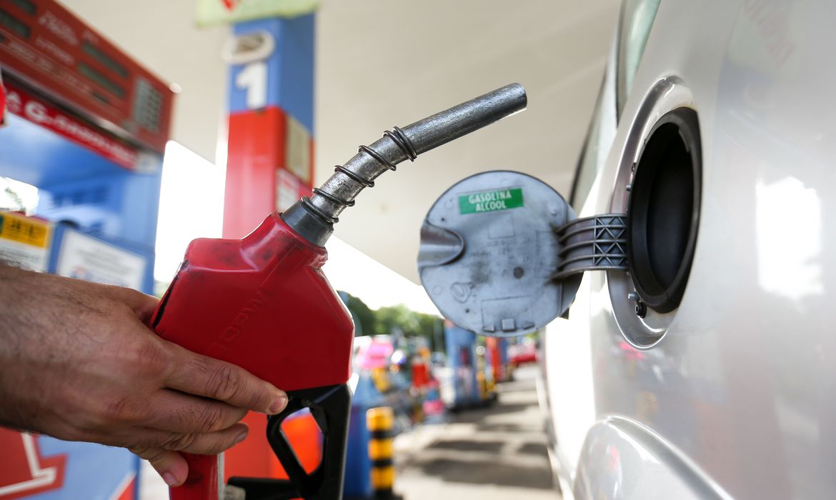 Petrobras anuncia nova redução no preço da gasolina nessa sexta, 02
