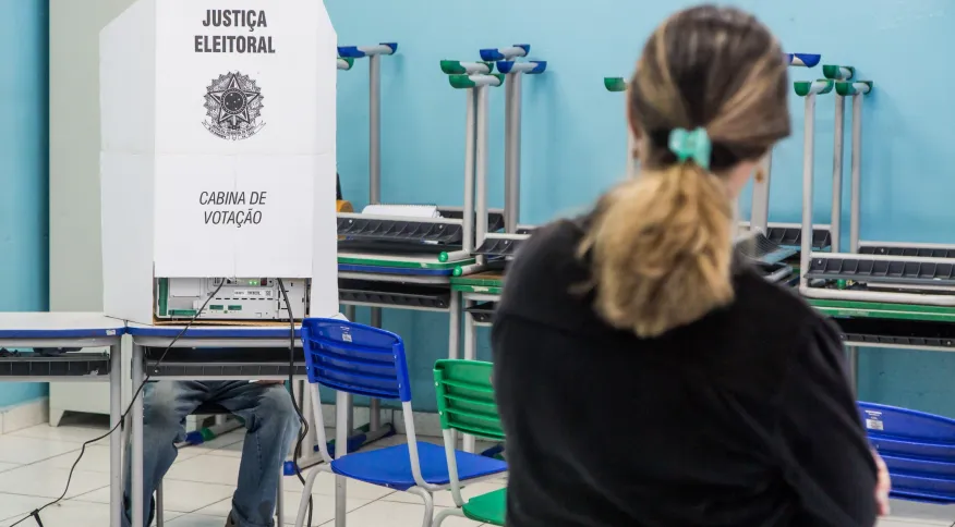 Jovens de todo o país falam sobre expectativa do 1º voto; prazo para tirar título acaba dia 4