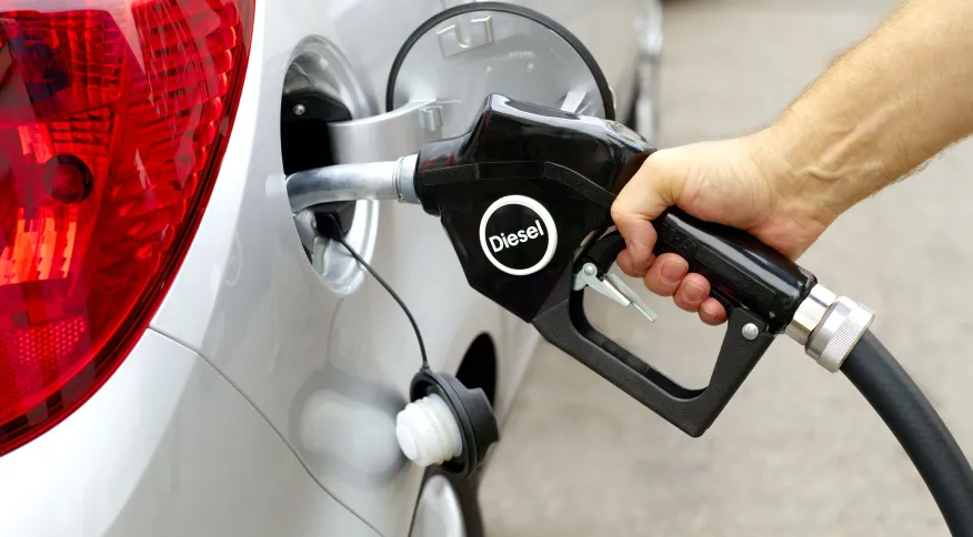 Pela primeira vez na história, preço médio do diesel ultrapassa o da gasolina no Brasil
