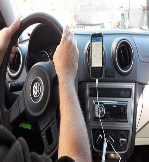 Motorista de app é deixado amarrado em matagal e tem o carro roubado 
