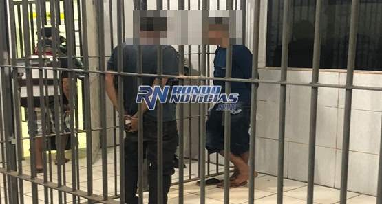 Dupla é presa com Biz roubada e arma de fabricação caseira