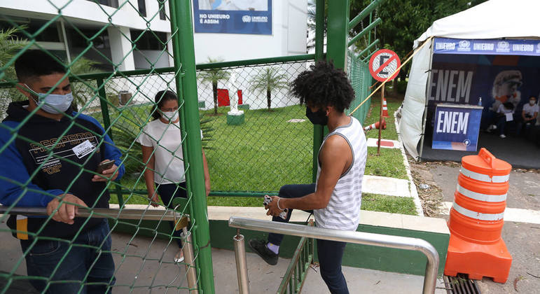 Estudantes do norte e nordeste devem ficar atentos ao horário do Enem 2022 
