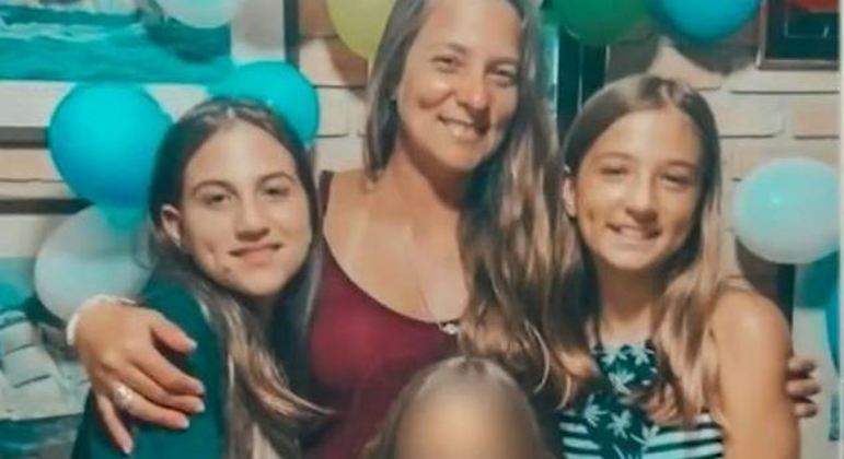 Homem mata a sangue frio ex-mulher e duas filhas a facadas em plena luz do dia 