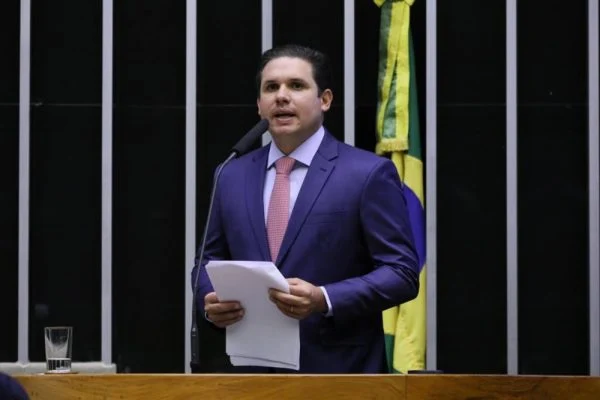 Auxílio Brasil deve começar em dezembro, diz relator dos precatórios na câmara