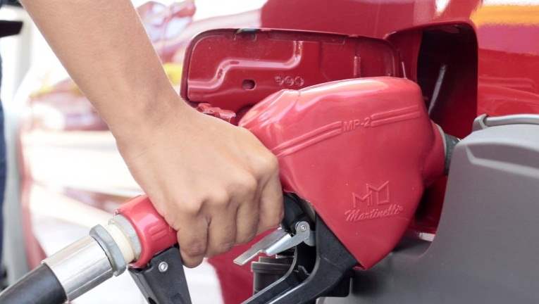 Governo prorroga congelamento do valor de referência do ICMS dos combustíveis 