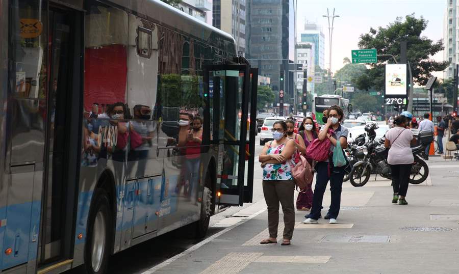 Prévia da inflação oficial fica em 0,93% em março, de acordo IBGE
