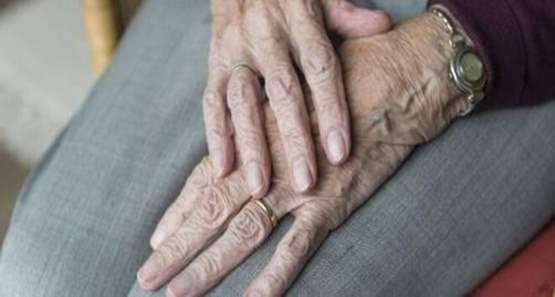Presa filha que agrediu mãe de 87 anos no bairro Caladinho em Porto Velho
