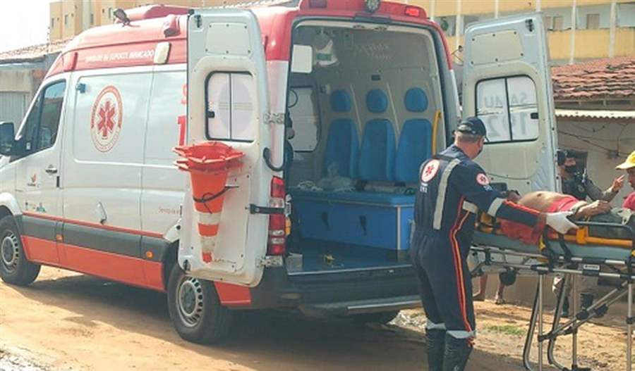 Dupla de marginais ataca idoso com violência e um é preso