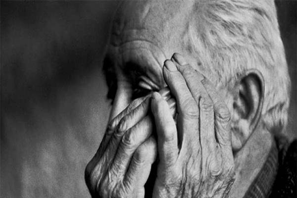 Idoso de 77 anos é espancado pelo próprio filho por causa de comida