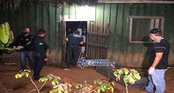 Apenado briga com irmão, surta, e mata vizinho com golpes de marreta