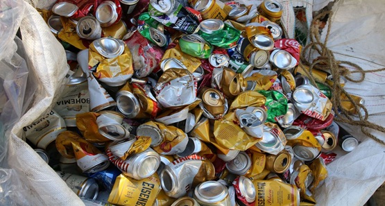Brasil registra índice de  98,7%  de reciclagem  de latas de alumínio para a indústria 