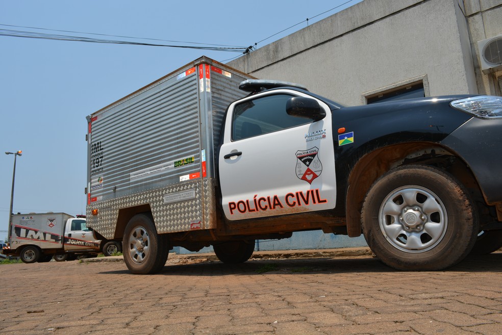 Jovem é executado a tiros por dupla em motocicleta na zona leste 