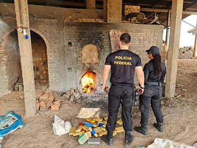 PF realiza incineração de 170 kg de drogas em Guajará Mirim 