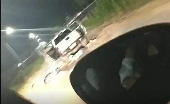 Vídeo chocante mostra corpos espalhados no meio da rua após chacina; cenas fortes