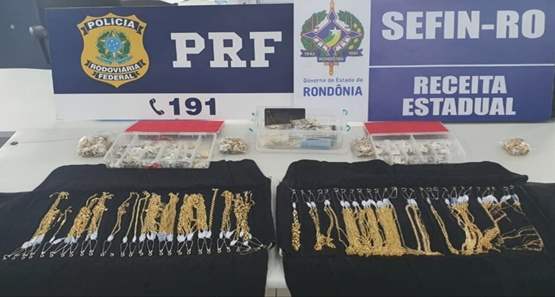 (PRF e Sefin),  flagram homem transportando jóias no valor R$ 700 mil