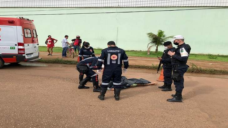 Motociclista morre na hora ao colidir com veículo Strada da capital