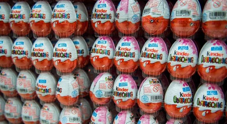Entenda a contaminação que suspendeu lotes de chocolate Kinder ao redor do mundo
