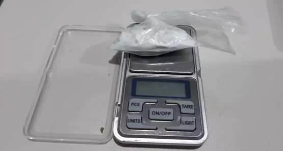 Polícia Militar prende homem que comercializava droga no cartão de crédito 
