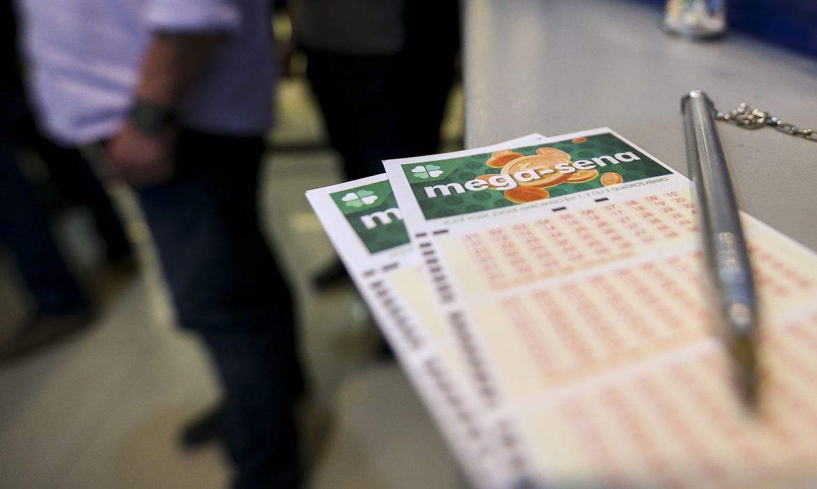 Mega-Sena deste sábado deve pagar prêmio de R$ 8 milhões
