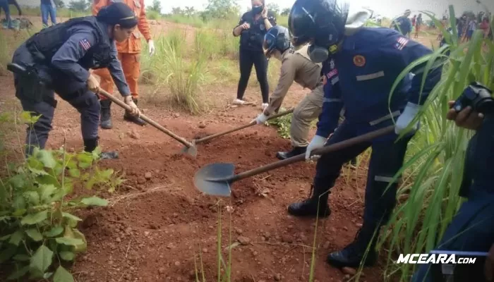 Garotas são obrigadas a abrir próprias covas antes de serem mortas