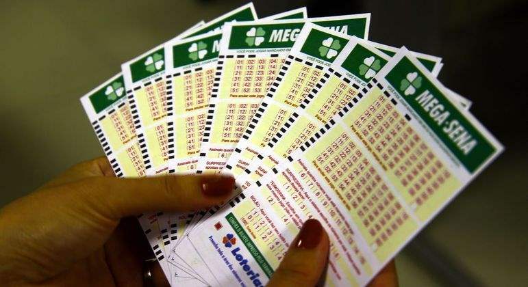 Prêmio da Mega-Sena acumula e pode chegar a R$ 33 milhões na 4ª
