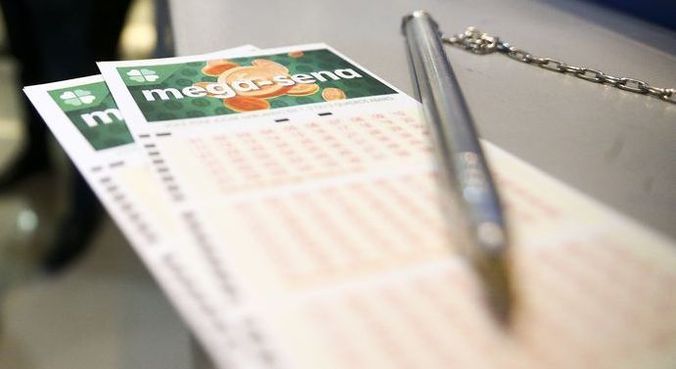 Mega-Sena acumula e pode pagar R$ 9 milhões na próxima quarta-feira
