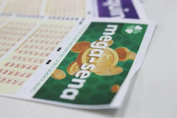Amigos gastam R$ 22 mil em bilhete único para a Mega da Virada do próximo dia 31