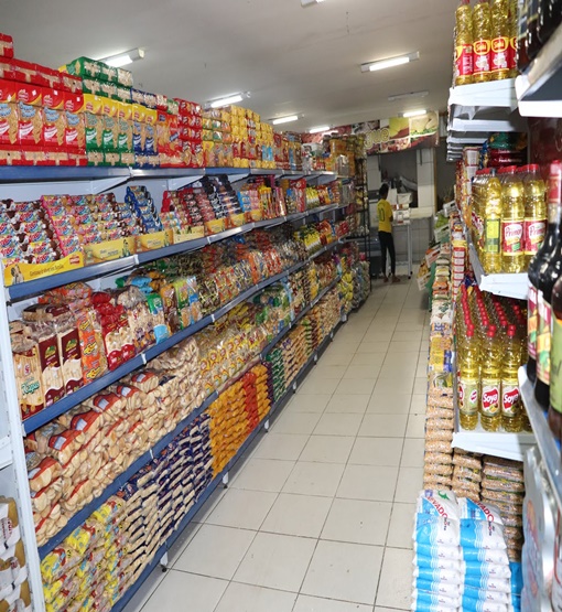 Comprar em mercadinho de bairro está mais barato do que em supermercados