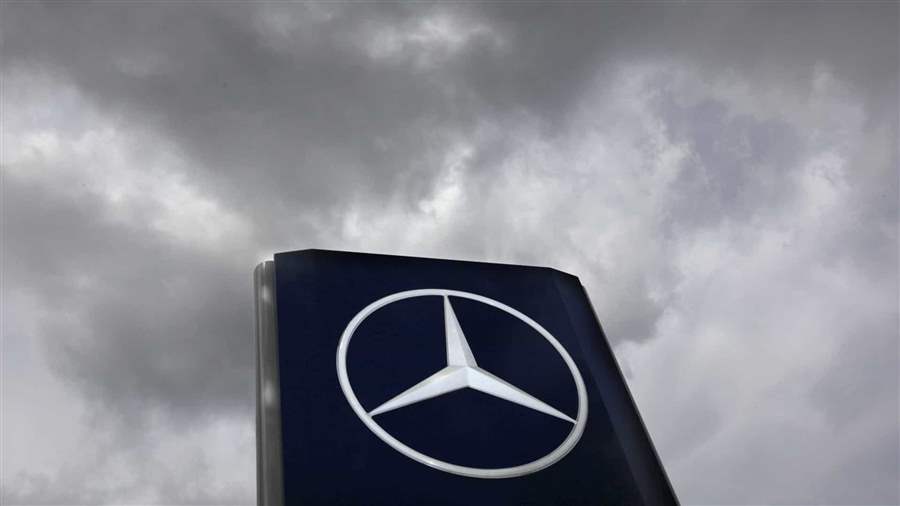 Agravamento da pandemia faz Mercedes paralisar fábricas no Brasil
