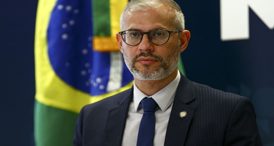 Ministério da Educação oficializa adesão a exame internacional que avalia conhecimentos