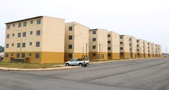 PM resgata duas crianças supostamente abandonadas sozinhas no Morar Melhor