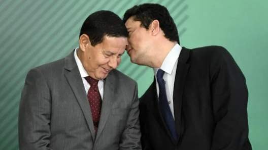 Chapa conformada por Ministro Moro e Vice Mourão para presidente em 2022 é ventilada em Brasília