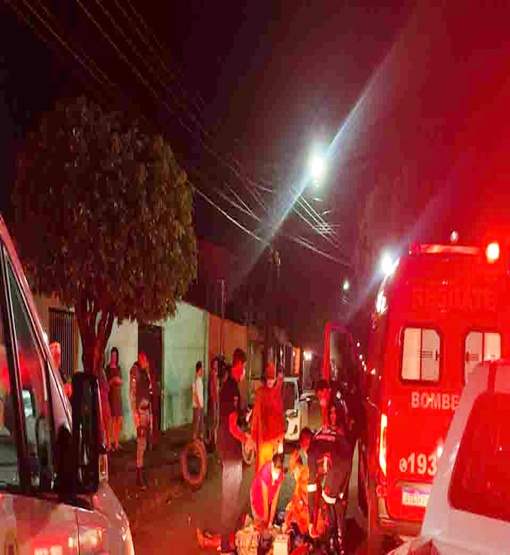 Moradora de rua se cobre com lençol, se deita na via e morre atropelada