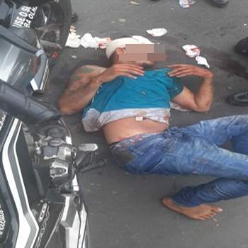 Ladrão tenta assaltar mercadinho e acaba crivado de balas; imagem forte