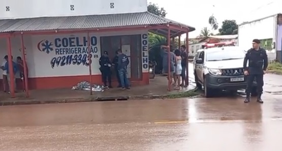 Homem  morre em calçada de estabelecimento comercial