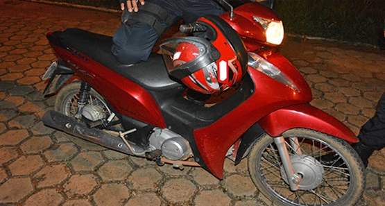 Homem pilotando moto Biz, atira em pai de  família que voltava da Igreja