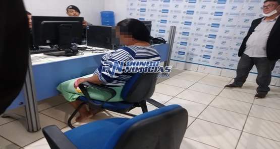 Mulher é presa acusada de receptação de moto roubada em Porto Velho