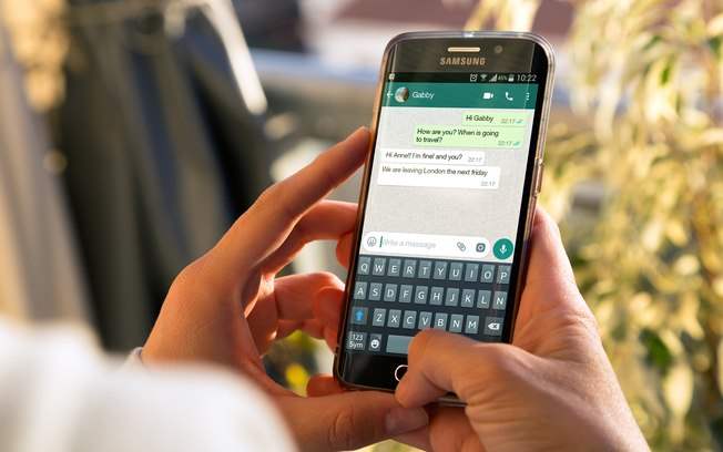 Por causa de mensagens de celular marido espanca esposa e enteado
