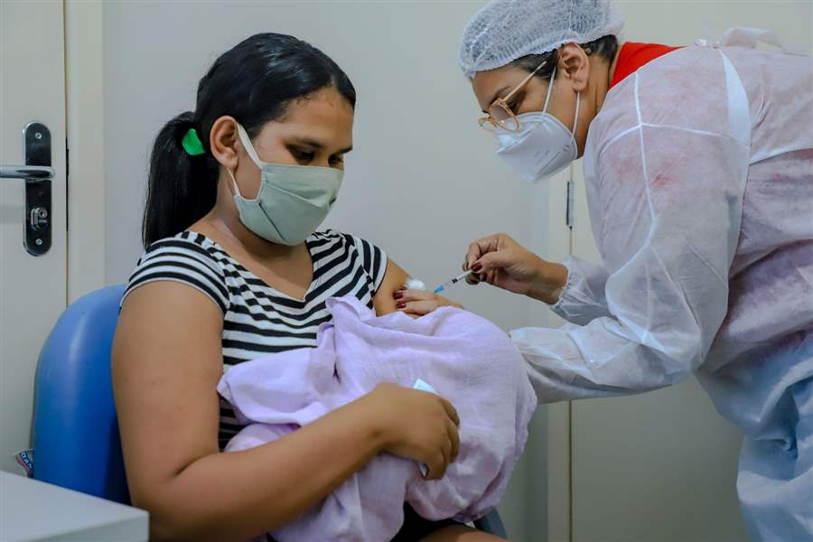 Gestantes e puérperas passam a ser vacinadas no Centro Integrado Materno Infantil 
