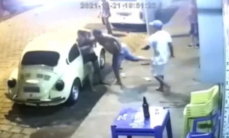 Homem agride namorada com socos e chutes em bar da zona leste 
