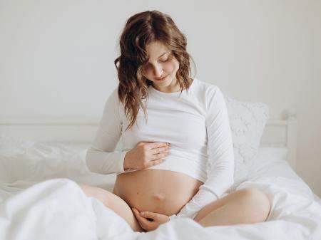Mães passam anticorpos contra Covid-19 para bebês pelo leite materno