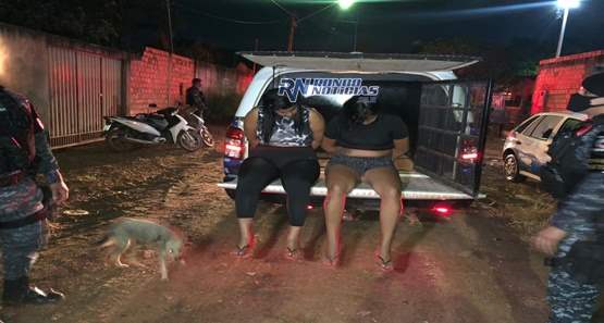 PM prende mulheres com maconha  e recupera motos roubadas