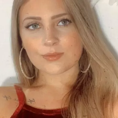 Estudante de 19 anos é morta a tiros, e namorado é preso após denúncia do próprio pai