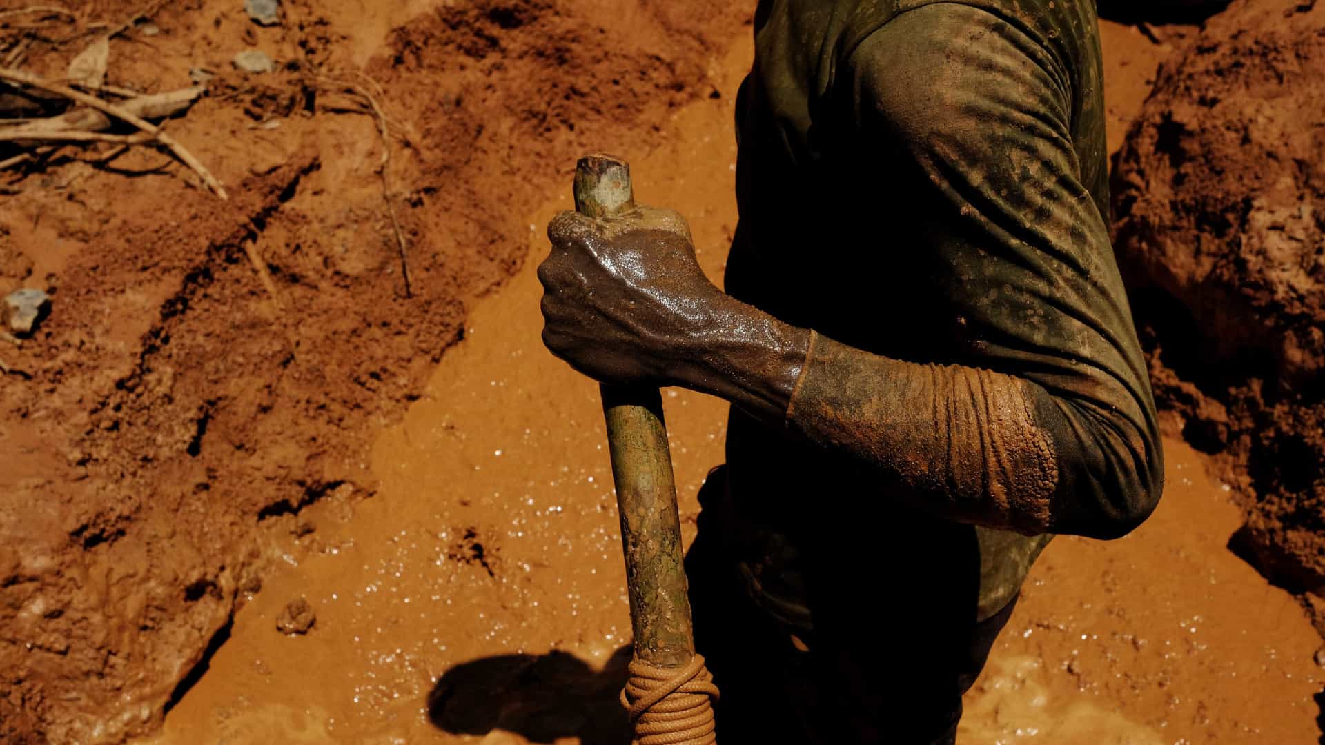 Garimpo cresce no Brasil e mais de 91% de sua área garimpeira está na Amazônia
